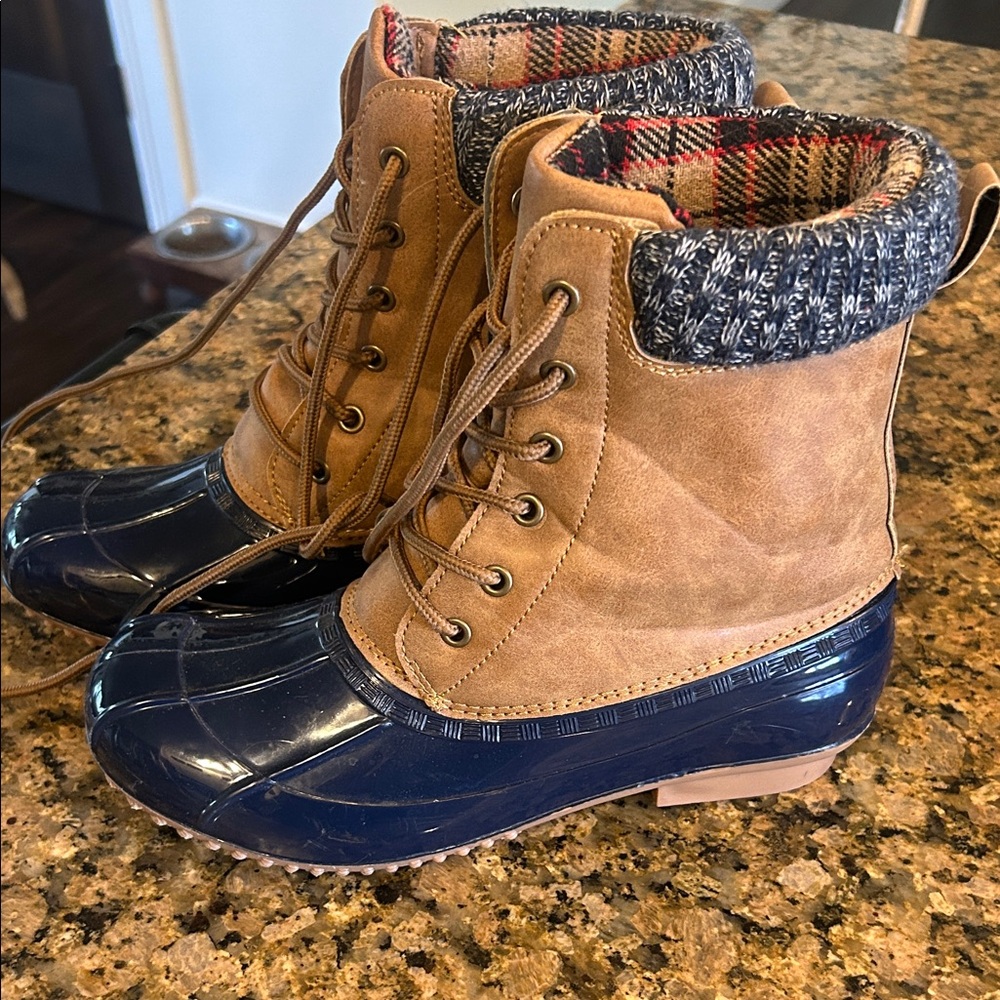 JustFab Brown and Blue Lace-Up Winter Boots